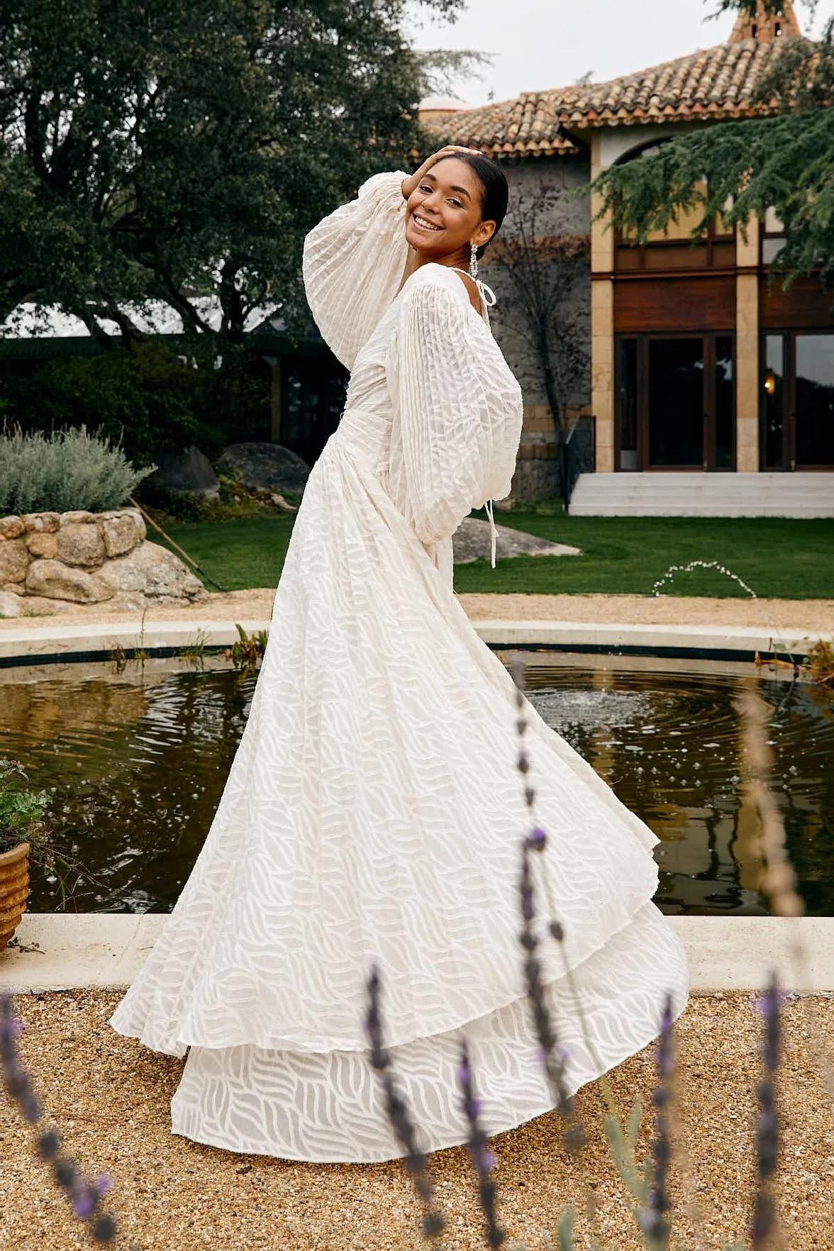 NOMI™ | Luxe Lange Jurk met Puffmouwen