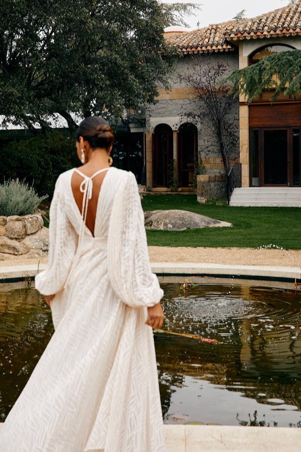 NOMI™ | Luxe Lange Jurk met Puffmouwen