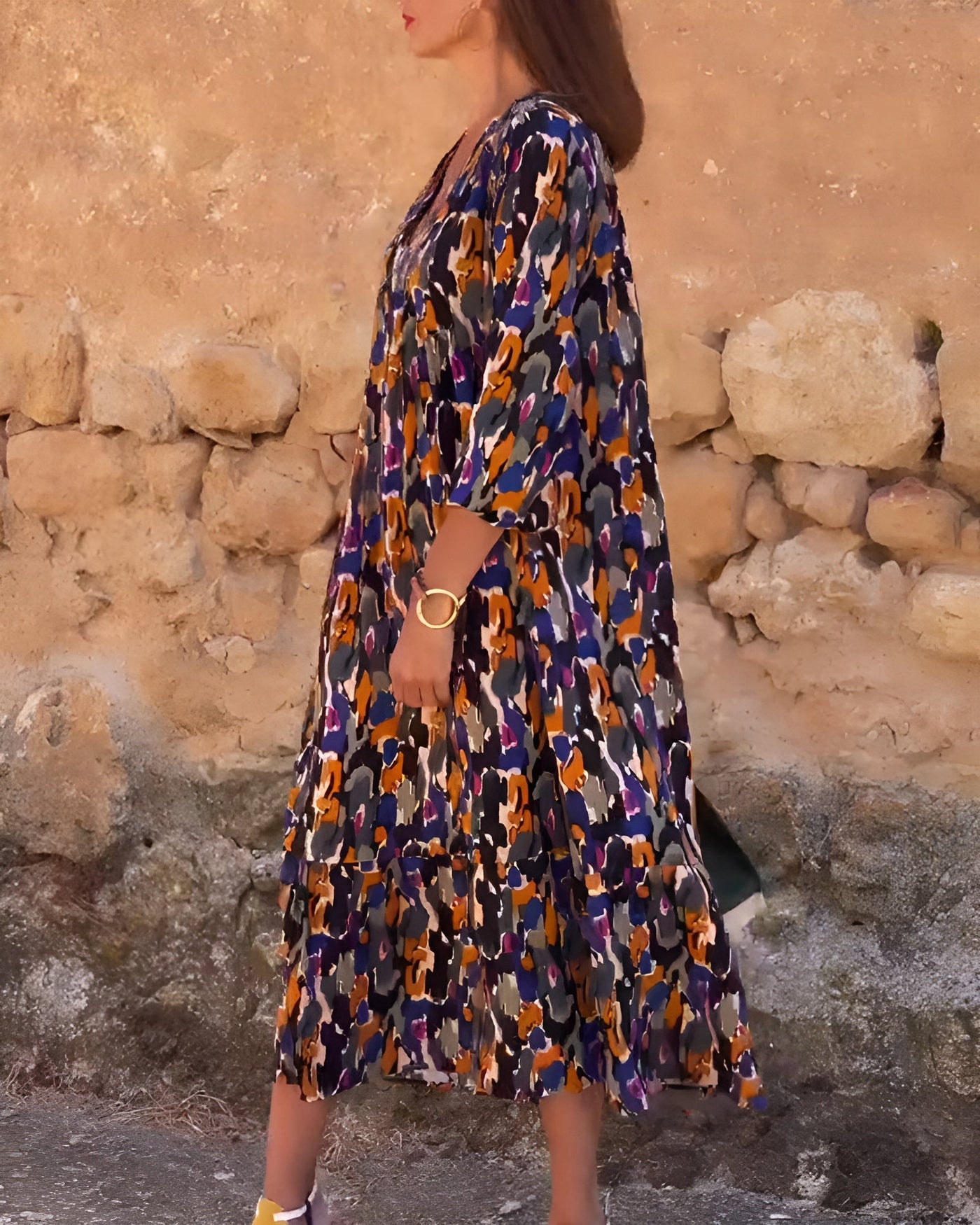 VIOLETTA | Lange V-hals Jurk met Retro Motief en Elegante Comfort voor Elk Moment