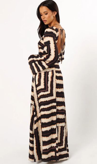 NOMI™ - Lange jurk – Zachte elegantie die je laat stralen