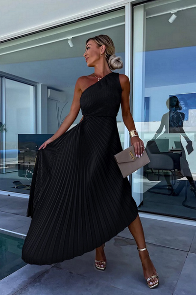 Nomi™ - zomer cocktailjurk met één schouder en plooien