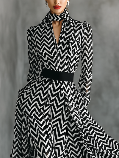 Maxi Jurk in Chiffon met Zwart-witte Strepen