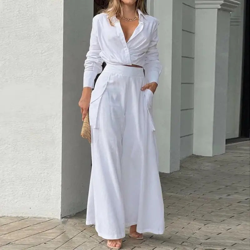 Zomeroutfit met geknoopte blouse en hoge taille palazzo broek